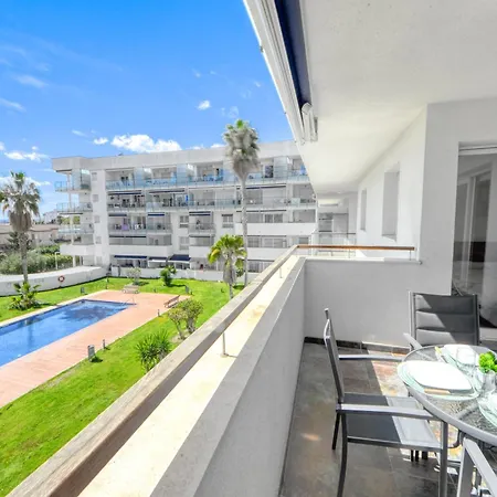 Charming With Patio Rosas