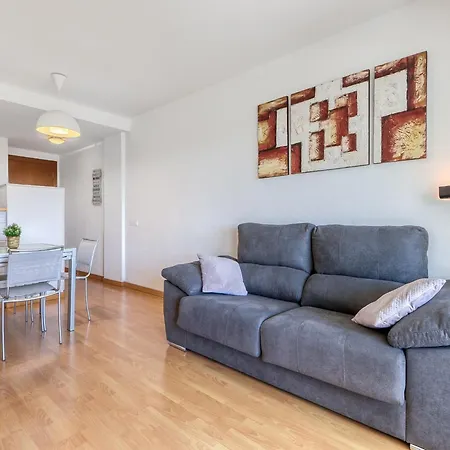 Charming With Patio Apartment *